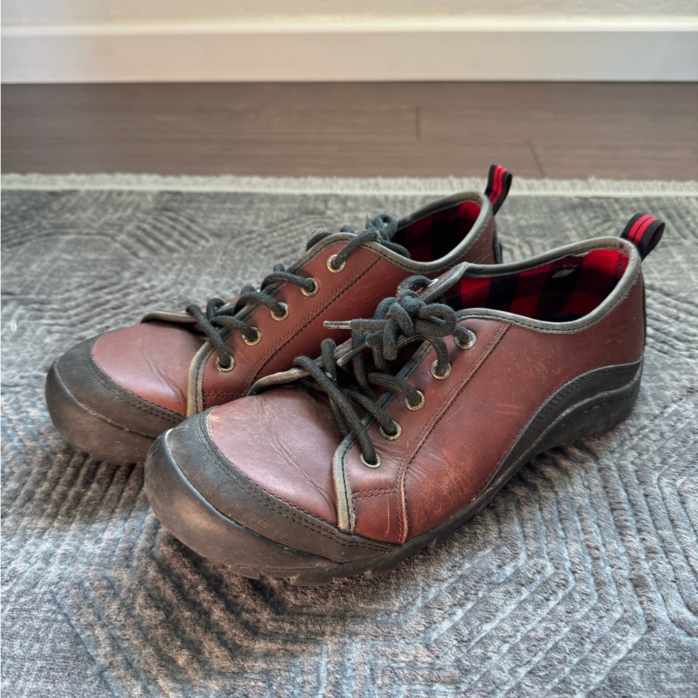 Tommy Hilfiger low Boots Men's sz 8 brown 2000’s decent condition